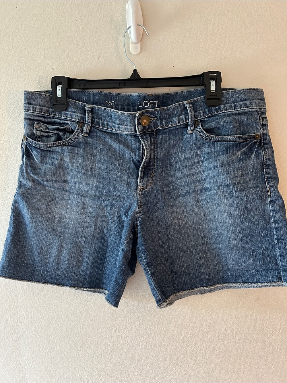 LOFT Denim Jean Shorts in Medium Blue Wash